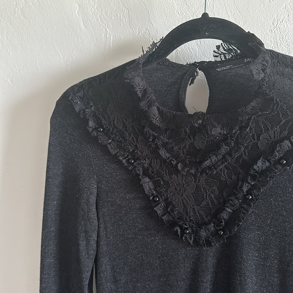 Zara Lace / Long Sleeve top - Picture 2 of 4